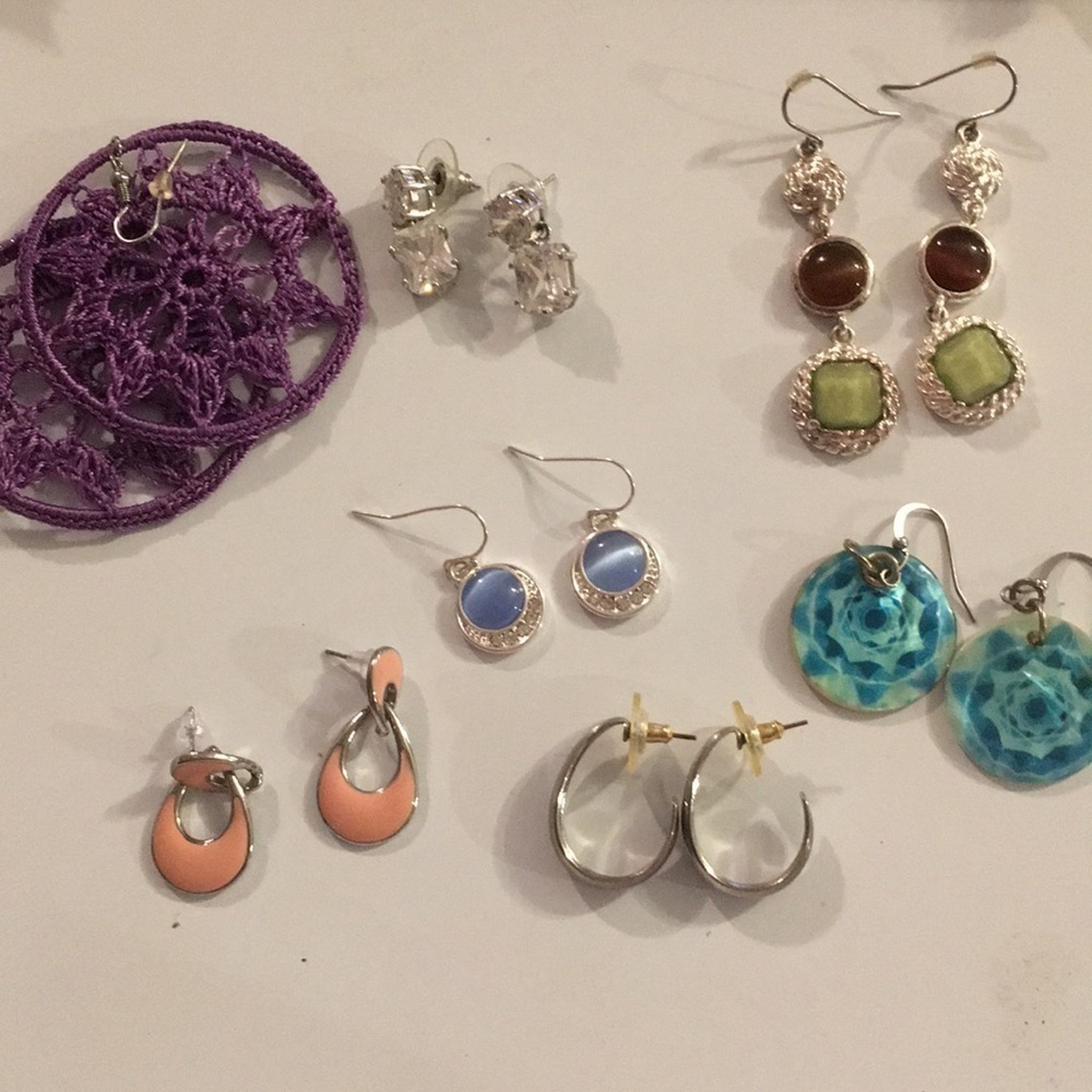 7 pair dangle earrings (N)